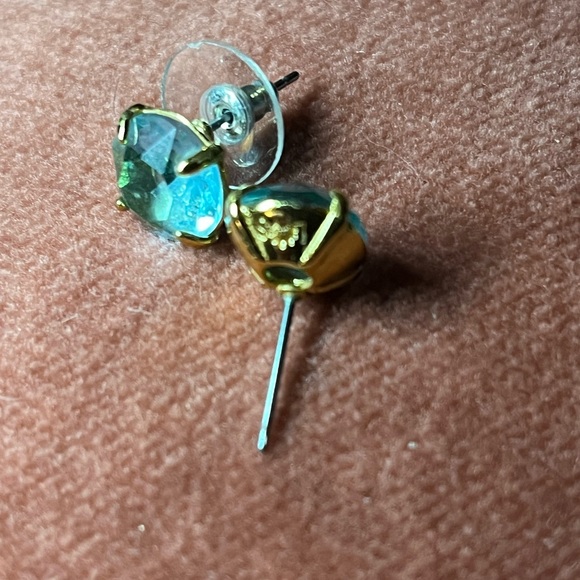 PRICE CUT! CLOSET CLEAR OUT! BEAUTIFUL Swarovski Millenia Square Studs Aqua blue - Picture 2 of 12